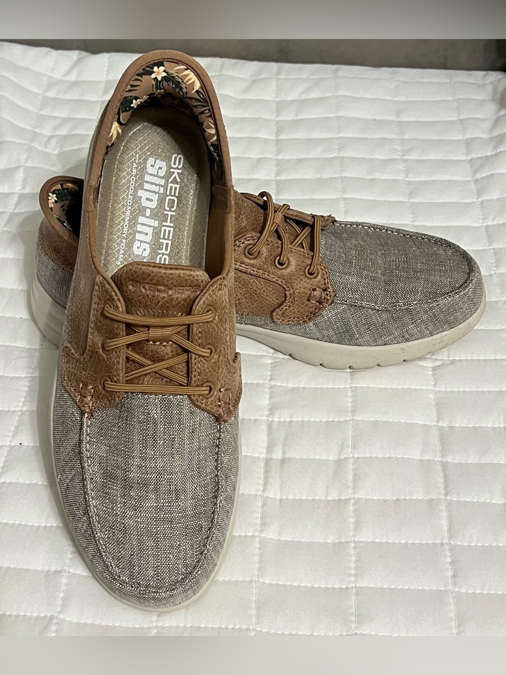 Skechers Hands Free Slip-ins Sneakers with Memory Foam Size 9